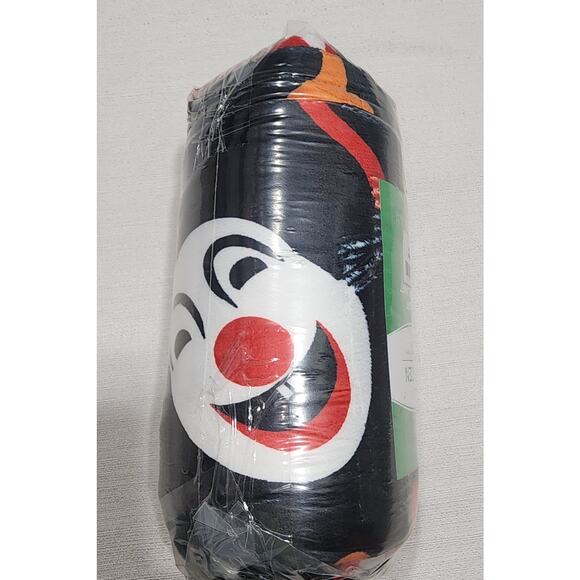 Clown plush blanket 60'' x 80''in - Picture 3 of 6